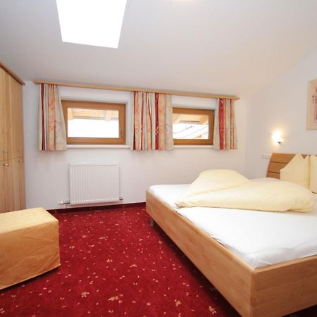 Charming Apartment In Uderns With Balcony Eksteriør bilde