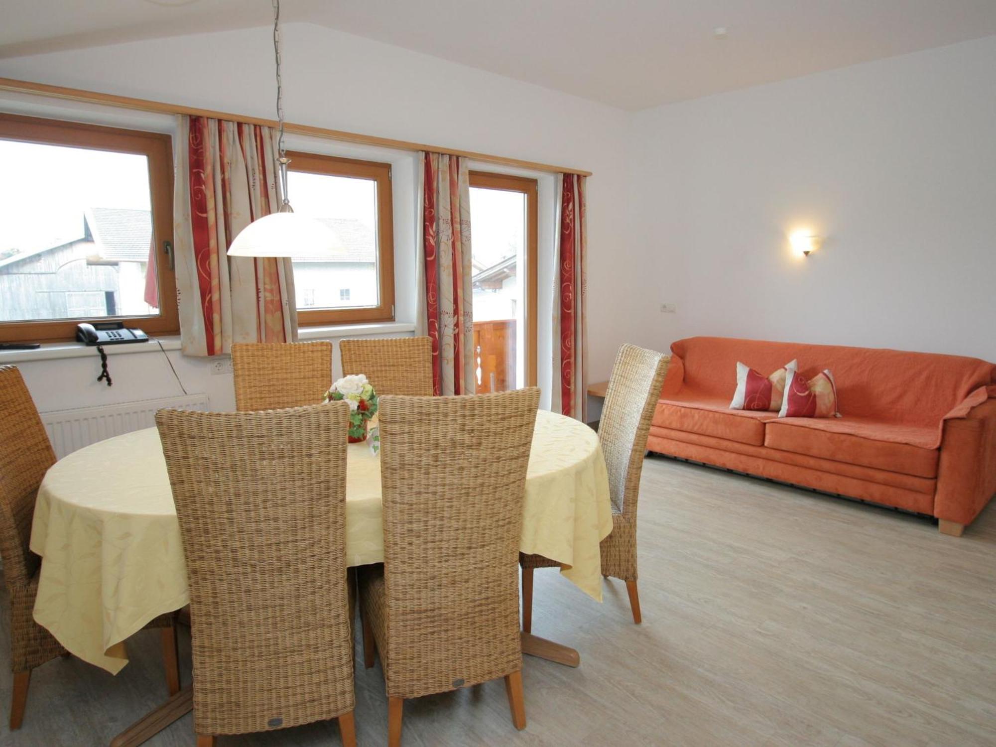 Charming Apartment In Uderns With Balcony Eksteriør bilde
