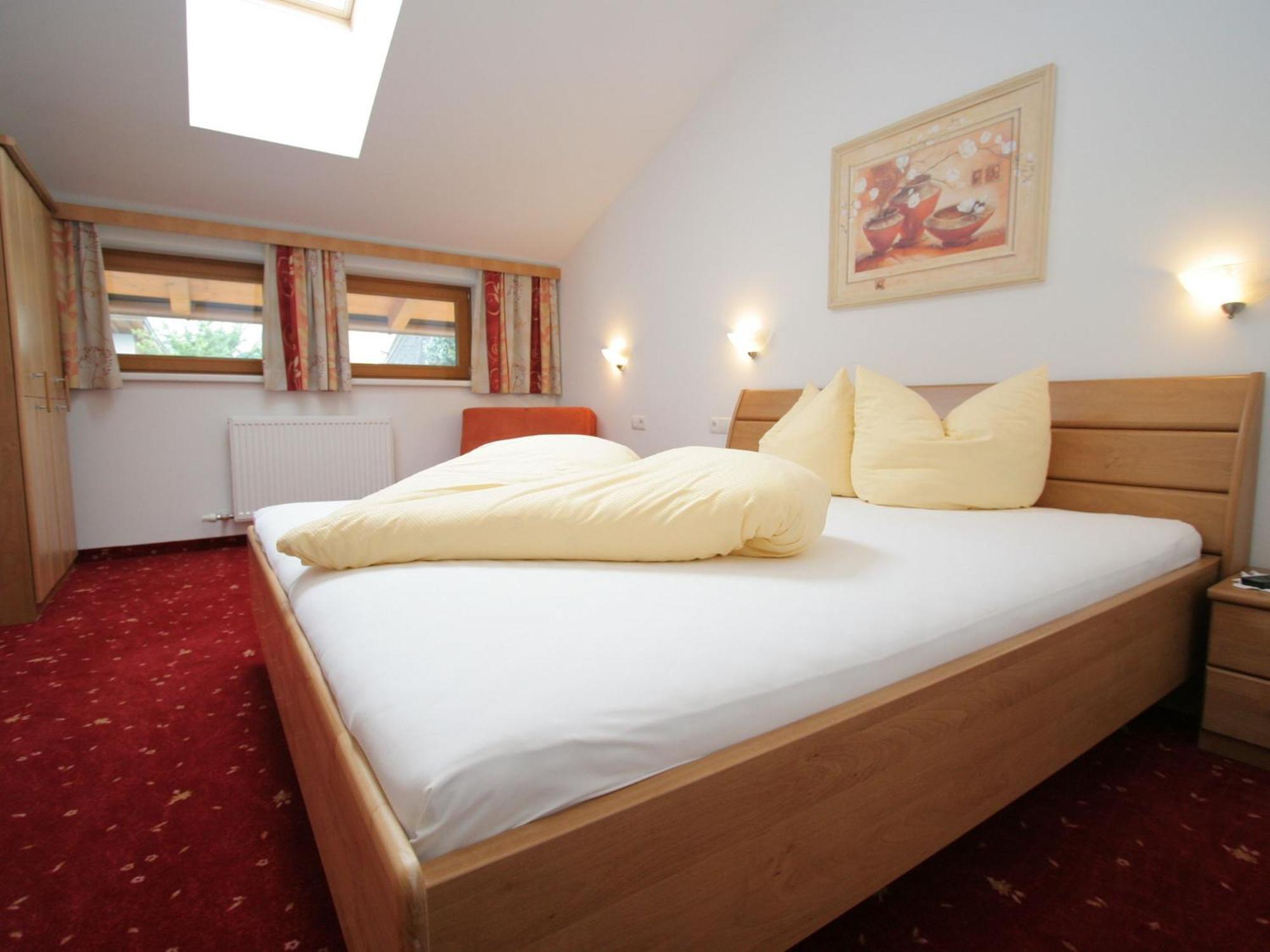 Charming Apartment In Uderns With Balcony Eksteriør bilde