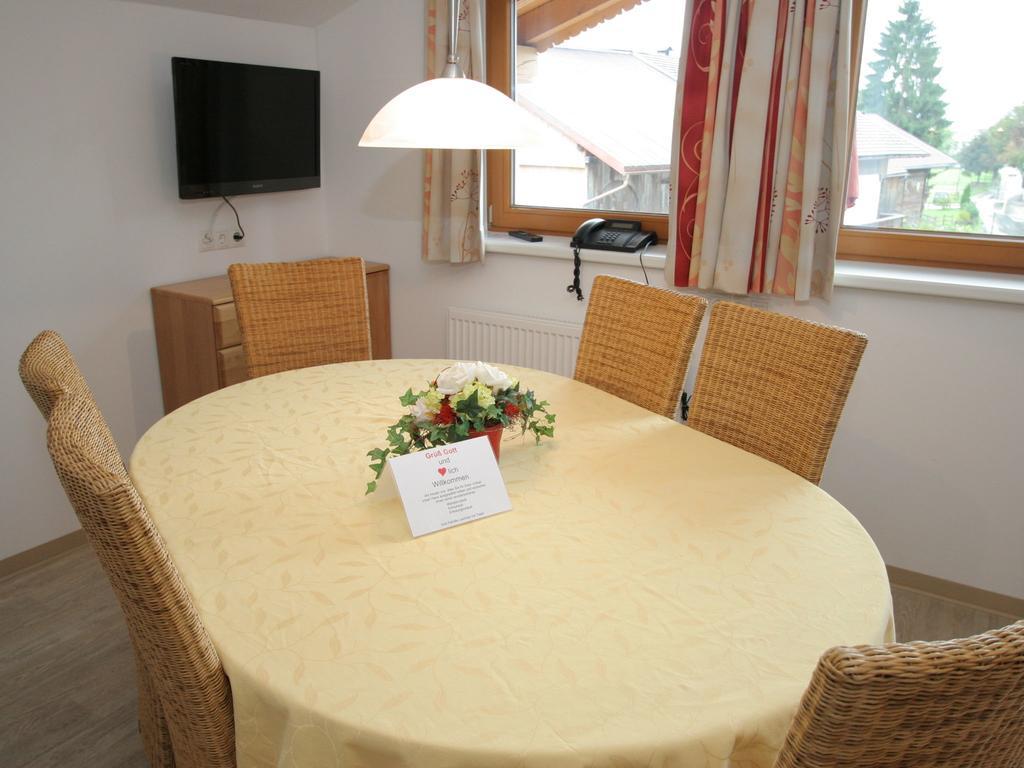 Charming Apartment In Uderns With Balcony Eksteriør bilde